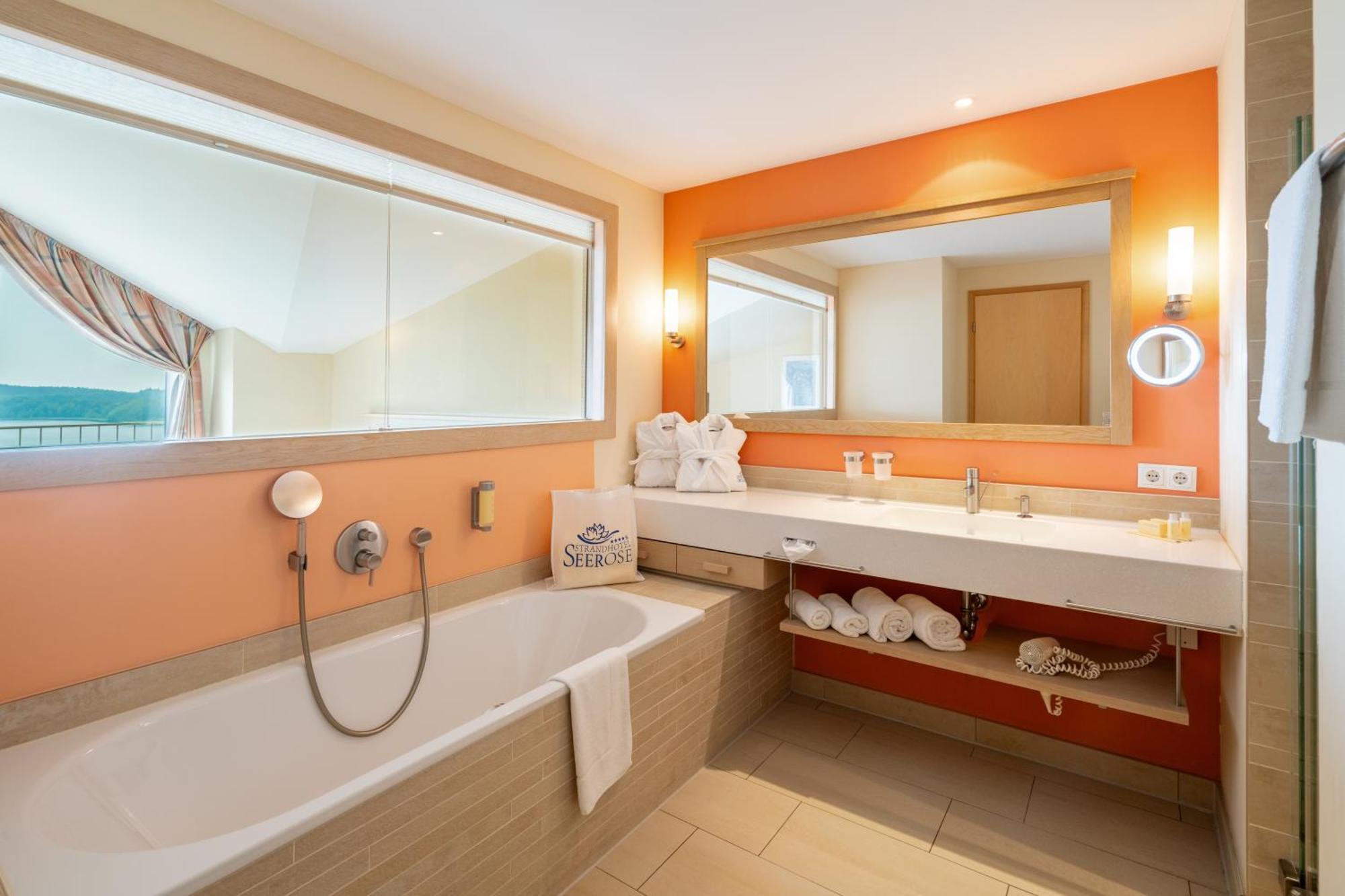 Strandhotel Seerose Kölpinsee 외부 사진