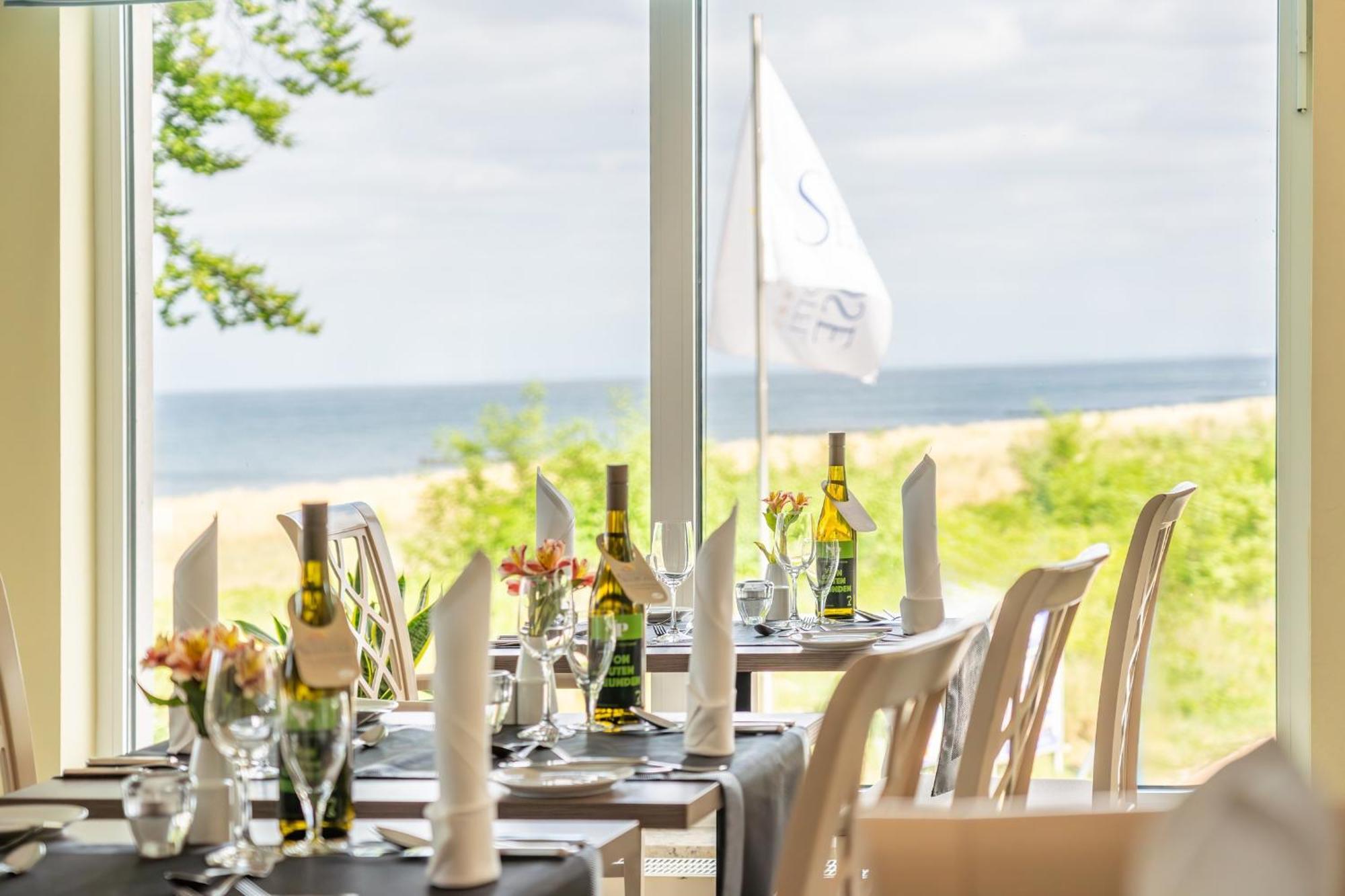 Strandhotel Seerose Kölpinsee 외부 사진
