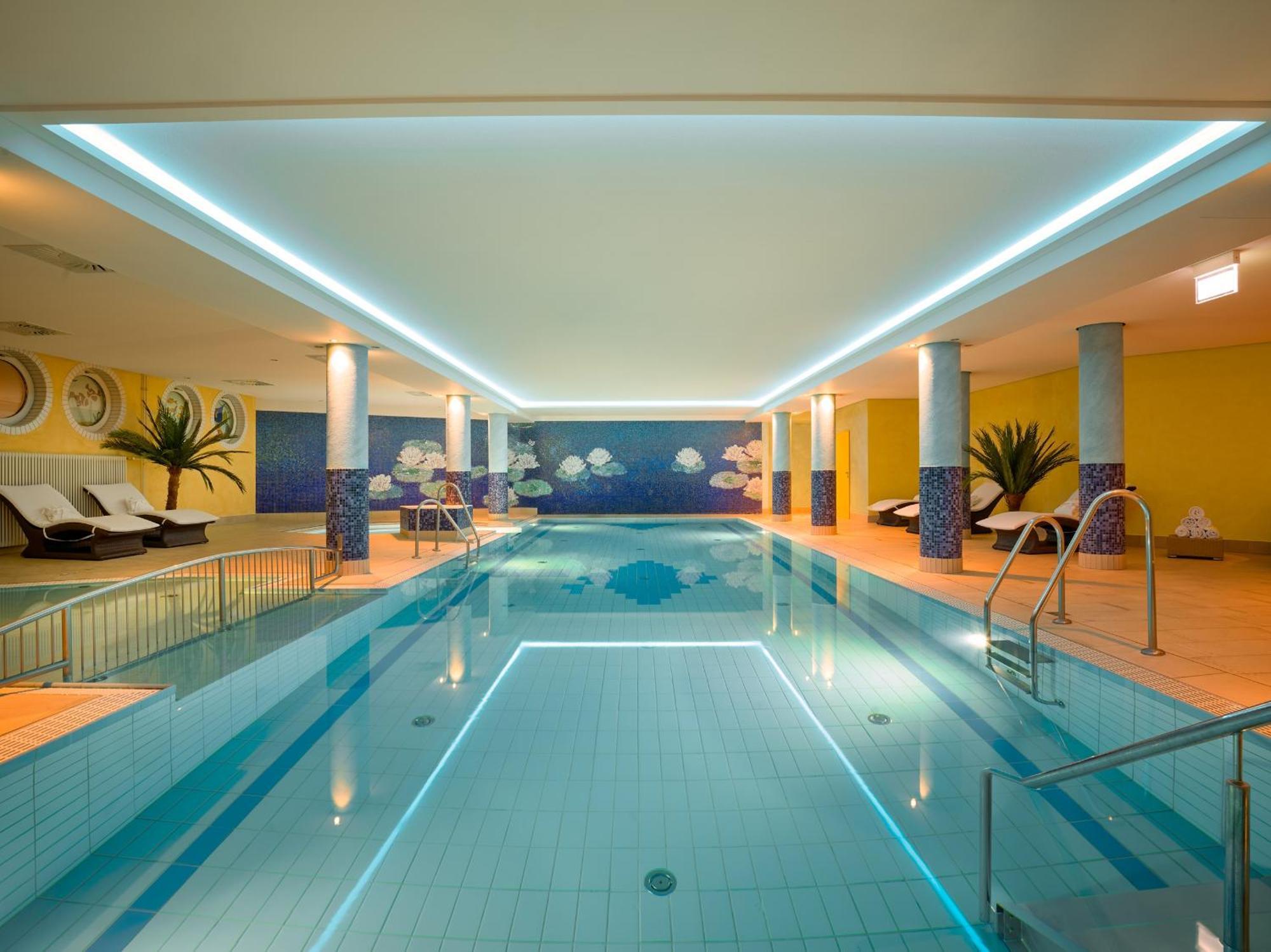 Strandhotel Seerose Kölpinsee 외부 사진