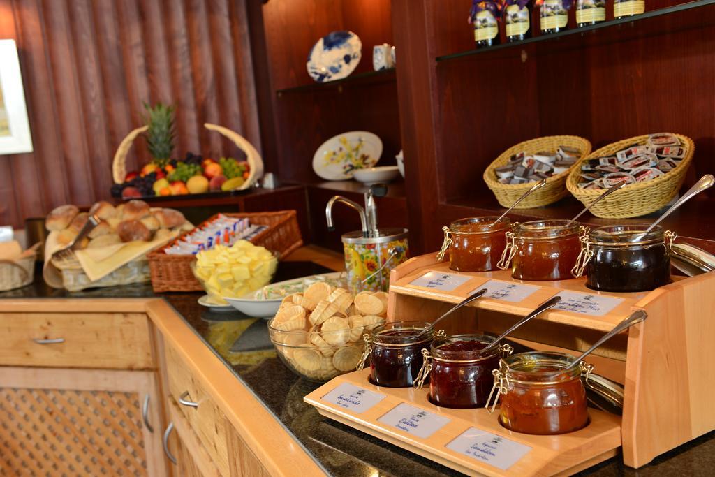Strandhotel Seerose Kölpinsee 외부 사진