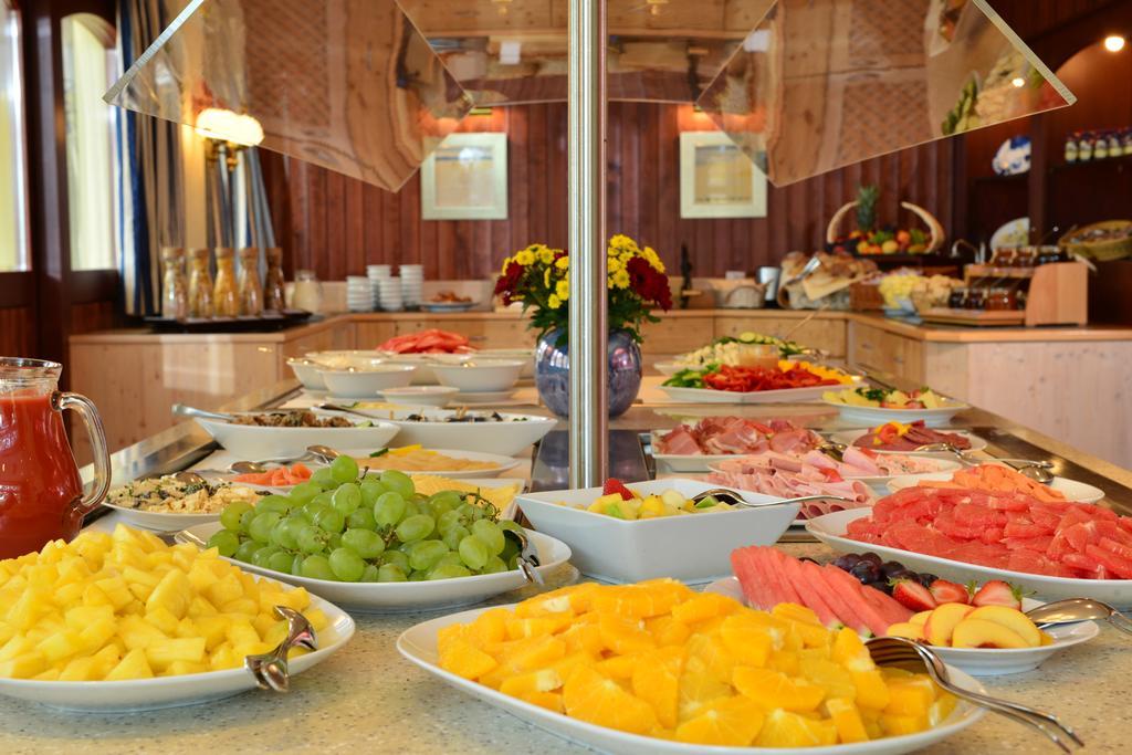 Strandhotel Seerose Kölpinsee 외부 사진