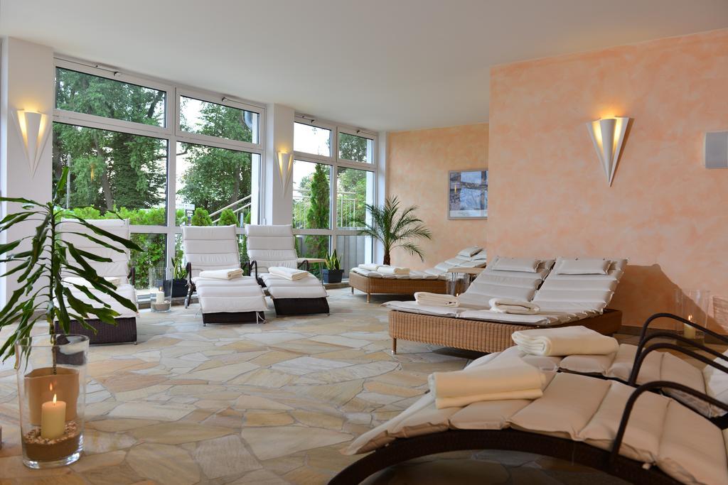Strandhotel Seerose Kölpinsee 외부 사진