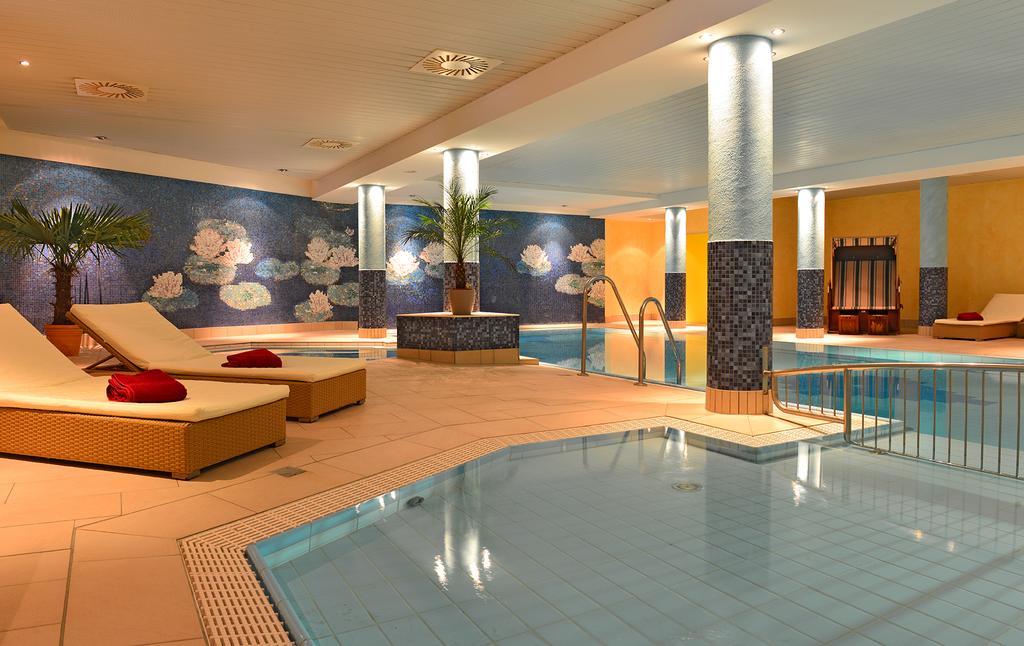 Strandhotel Seerose Kölpinsee 외부 사진