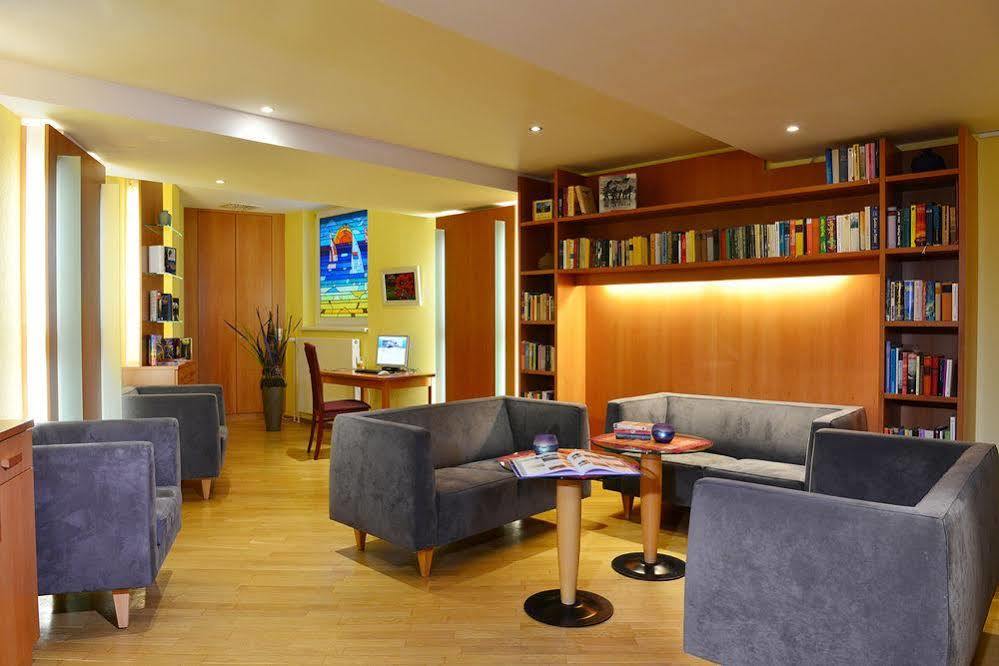 Strandhotel Seerose Kölpinsee 외부 사진